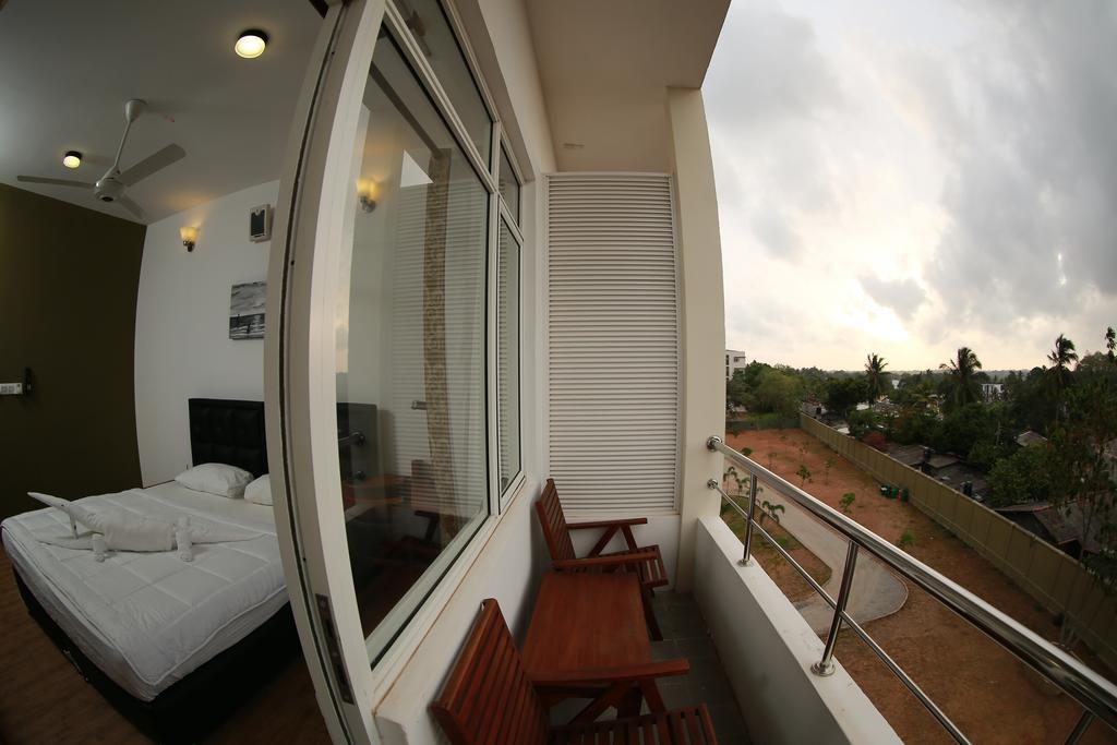 Kdu Hotel Boralesgamuwa Exterior foto